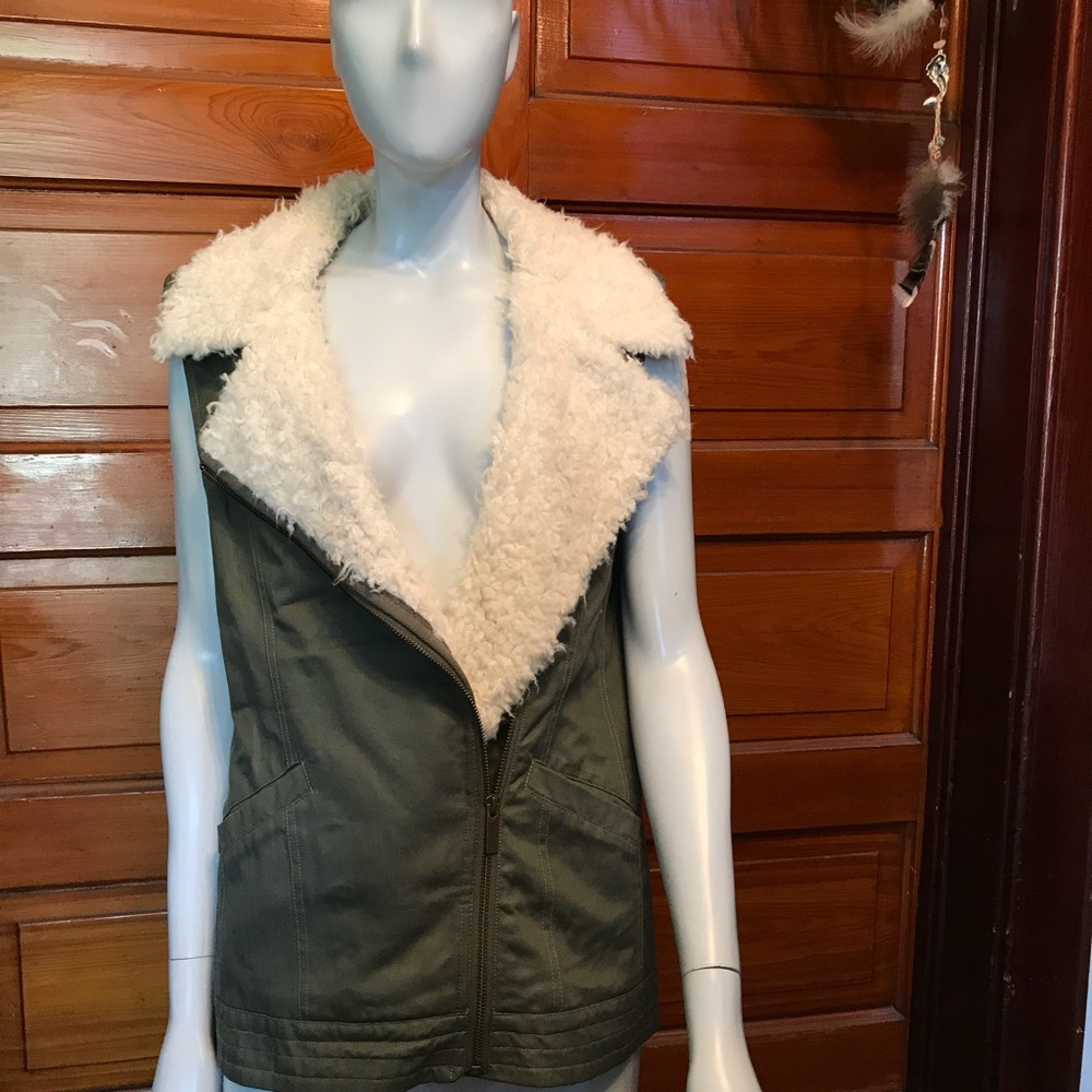 Sanctuary Fur Trim collared vest